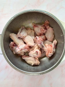 raw washed prepped chicken wings