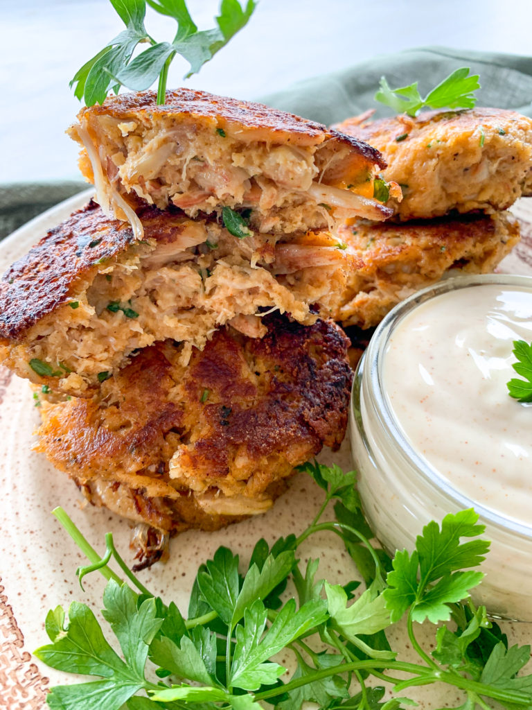 close up crab cakes