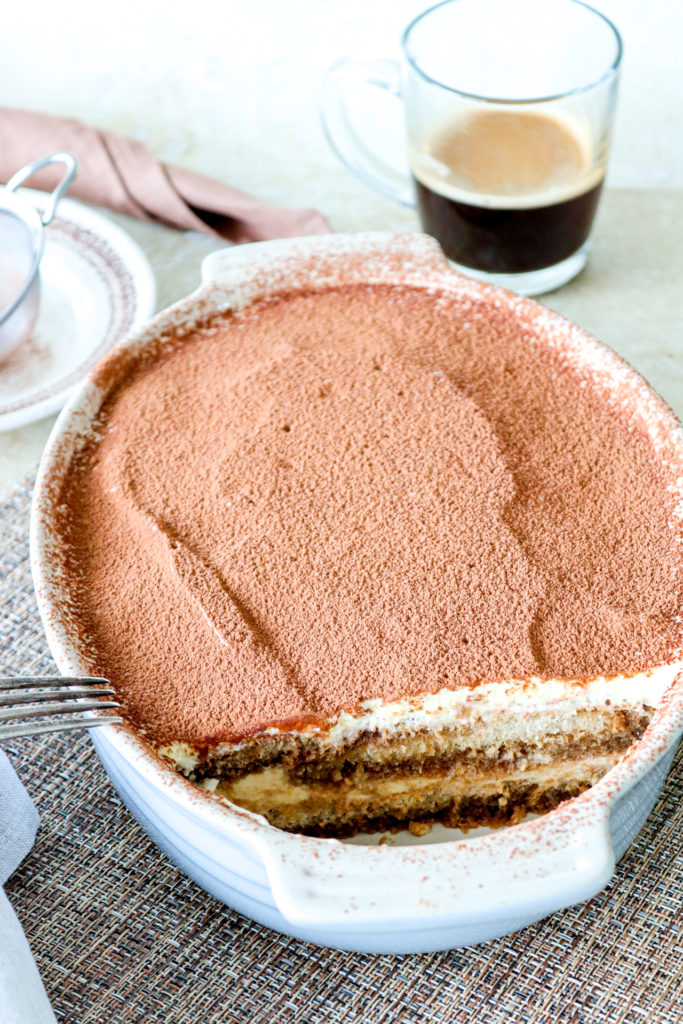 cut tiramisu